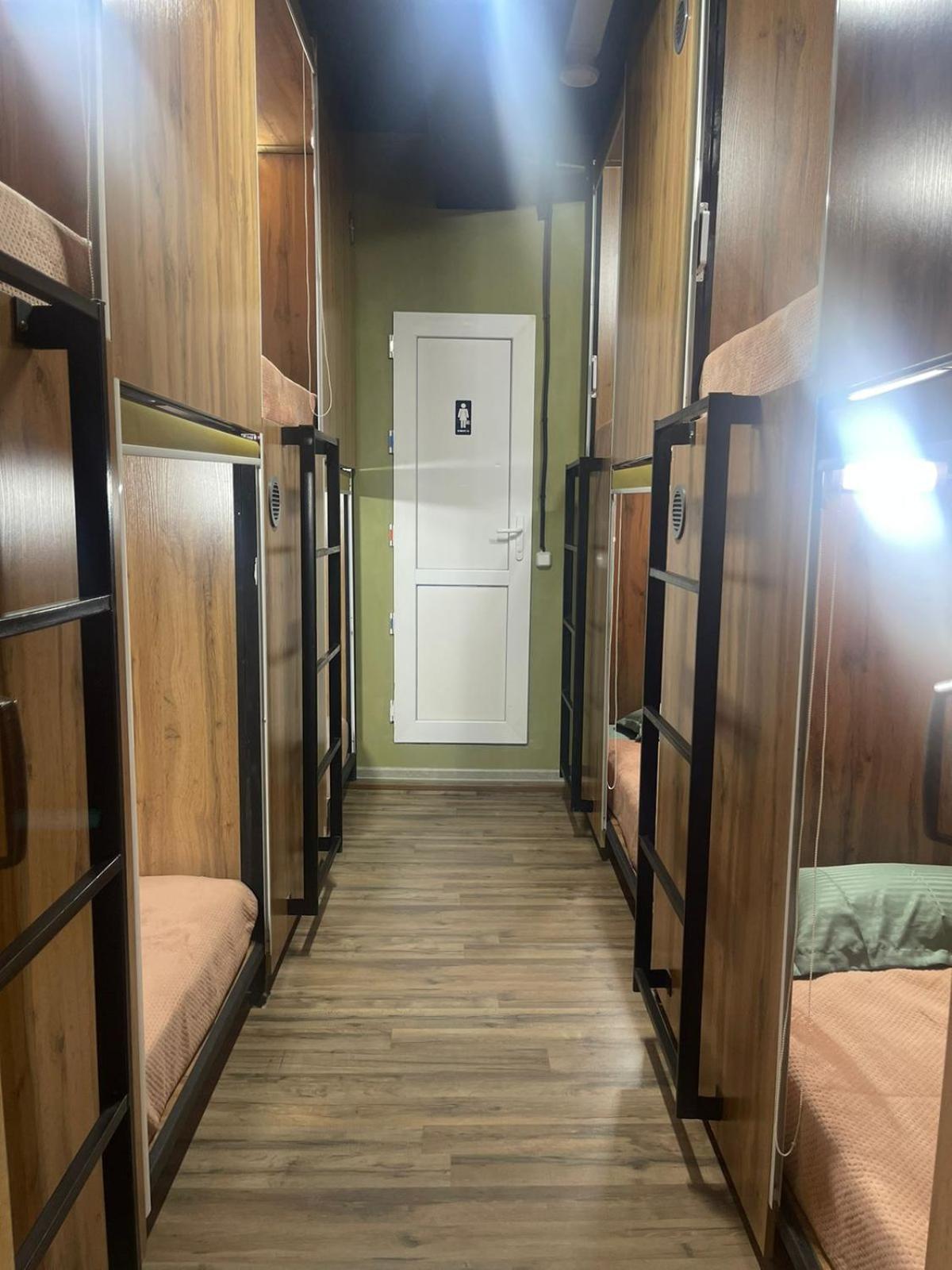 Hostel Kochevnik Capsule Hotel Almati Kültér fotó