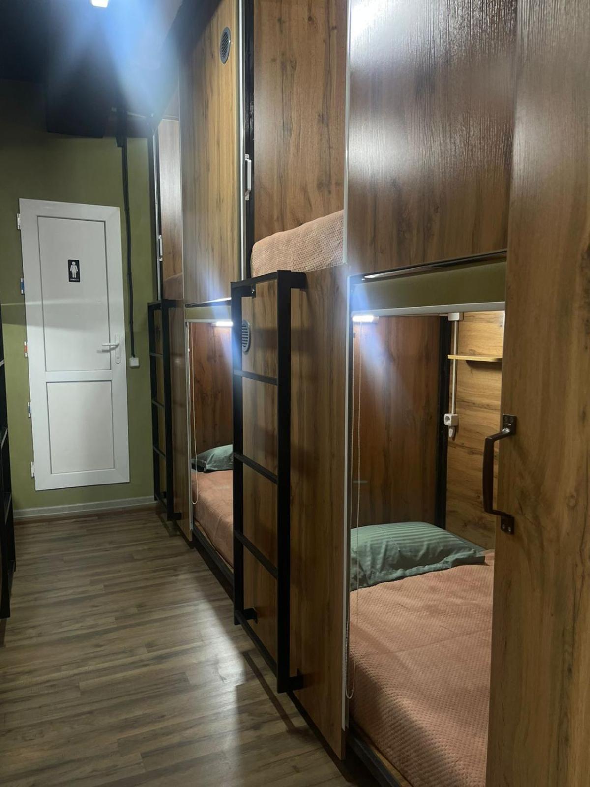 Hostel Kochevnik Capsule Hotel Almati Kültér fotó